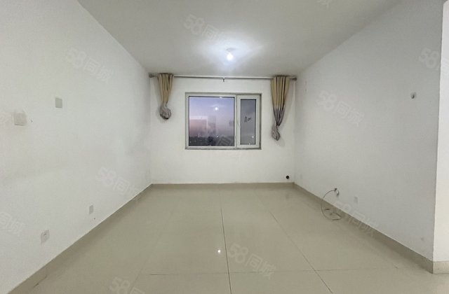 边户 先锋三室好房 赠储 可贷款 价格可以 随时看房 急售