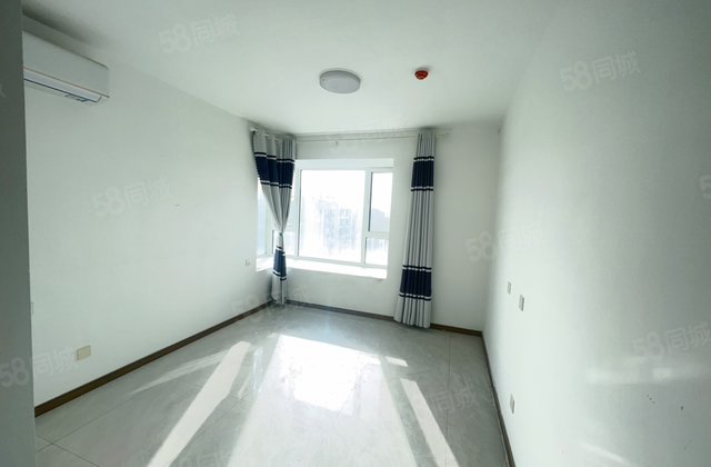 送车储 带飘窗 双卫 单价     挨理想城 星汇 可按揭