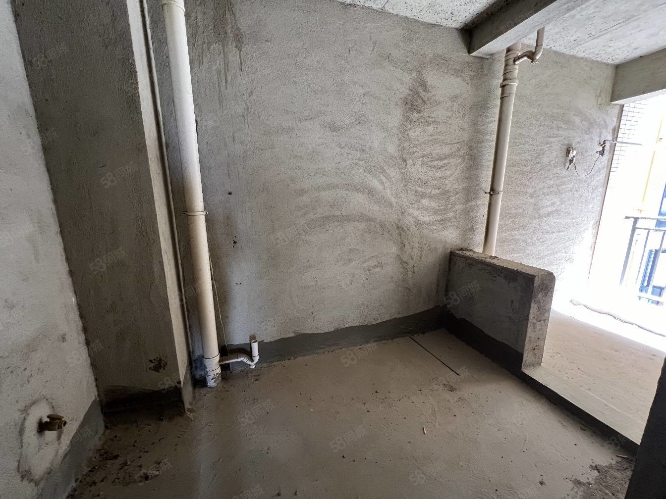 鑫火国际3室2厅2卫128㎡南北43万