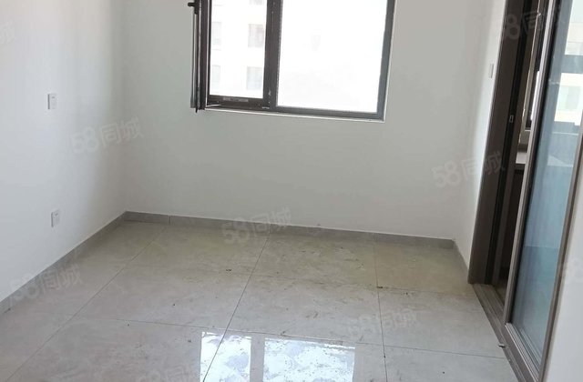 星光理想城南区 三叶草户型，带车位地下室，城市