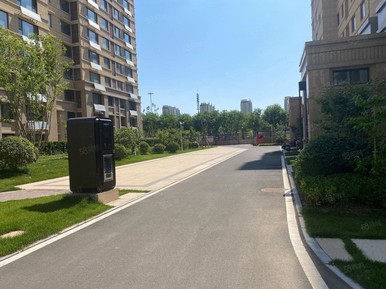 海泰慧园3室2厅2卫136㎡南北85万