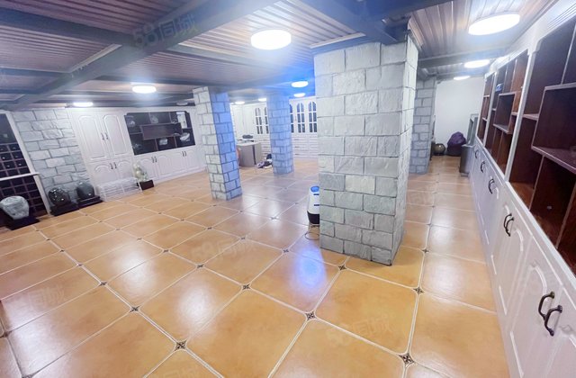 保利中央峰景4室4厅211.44㎡238万二手房图片