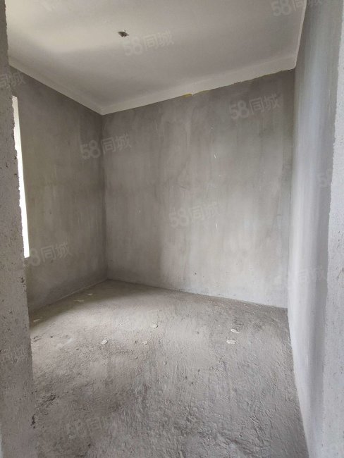 德和沁园2室2厅1卫73㎡南北51.6万