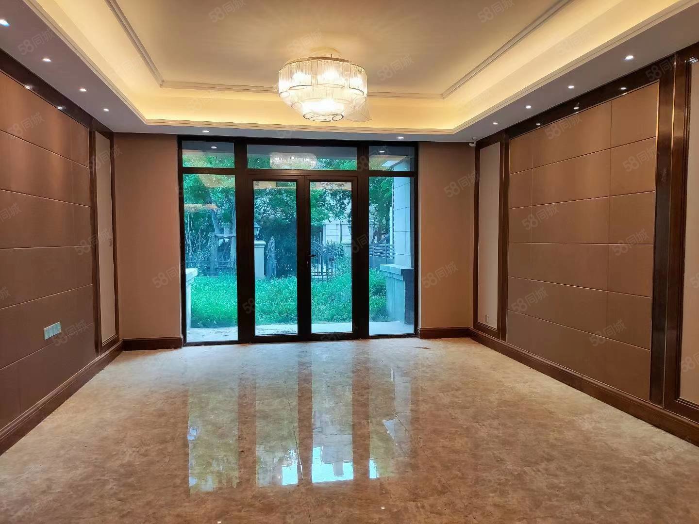 【10图】恒大御景半岛一楼带前后院,上下复式,送双车位,看房方便!