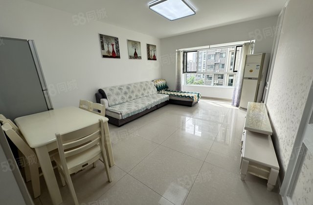 光明七中 阿卡二期 电梯房 三室两厅 房东着急出售