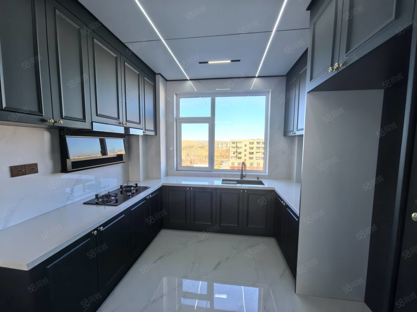 胜利嘉园3室2厅2卫124㎡南北85.8万