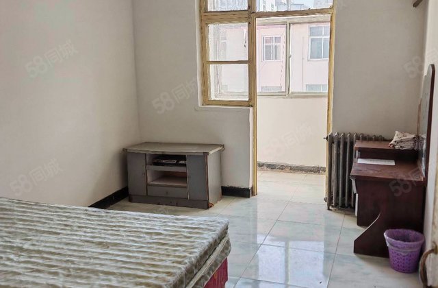 粮局家属楼2室1厅60㎡20万二手房图片