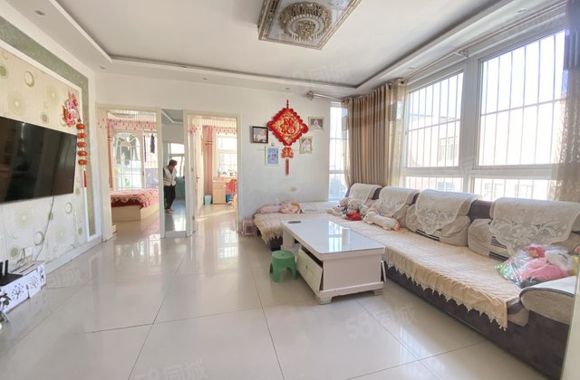 嘉明附近三楼西边户，全明户型，看房方便，价格可谈，九中双语。