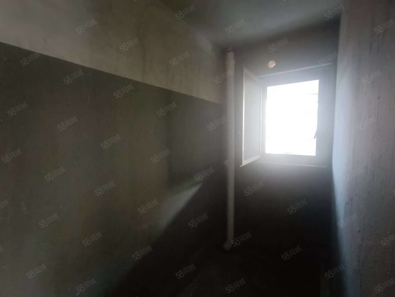 国瑞麓林府4室2厅3卫143㎡南北135万