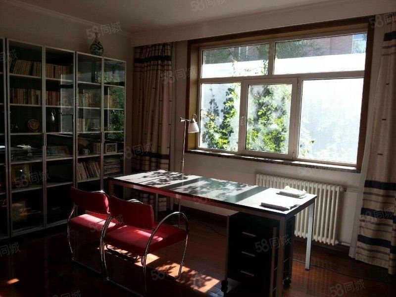 碧水莊園5室2廳4衛(wèi)303㎡南北1700萬