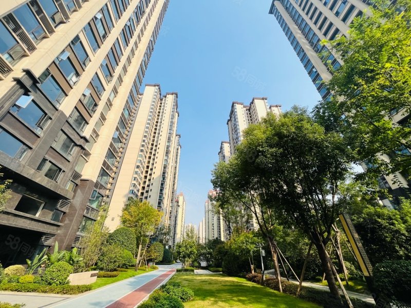 万景进园3室2厅2卫89㎡南北56.8万
