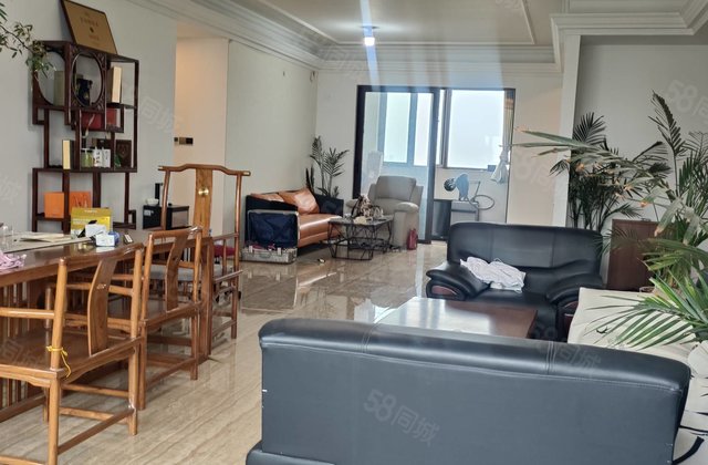 国岳府，百合新城大平层徒骇河观景房