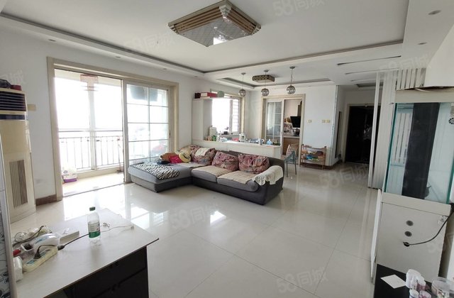 文轩本部 龙湾商品房 靠近东门 带车位 南北通透 随时看房