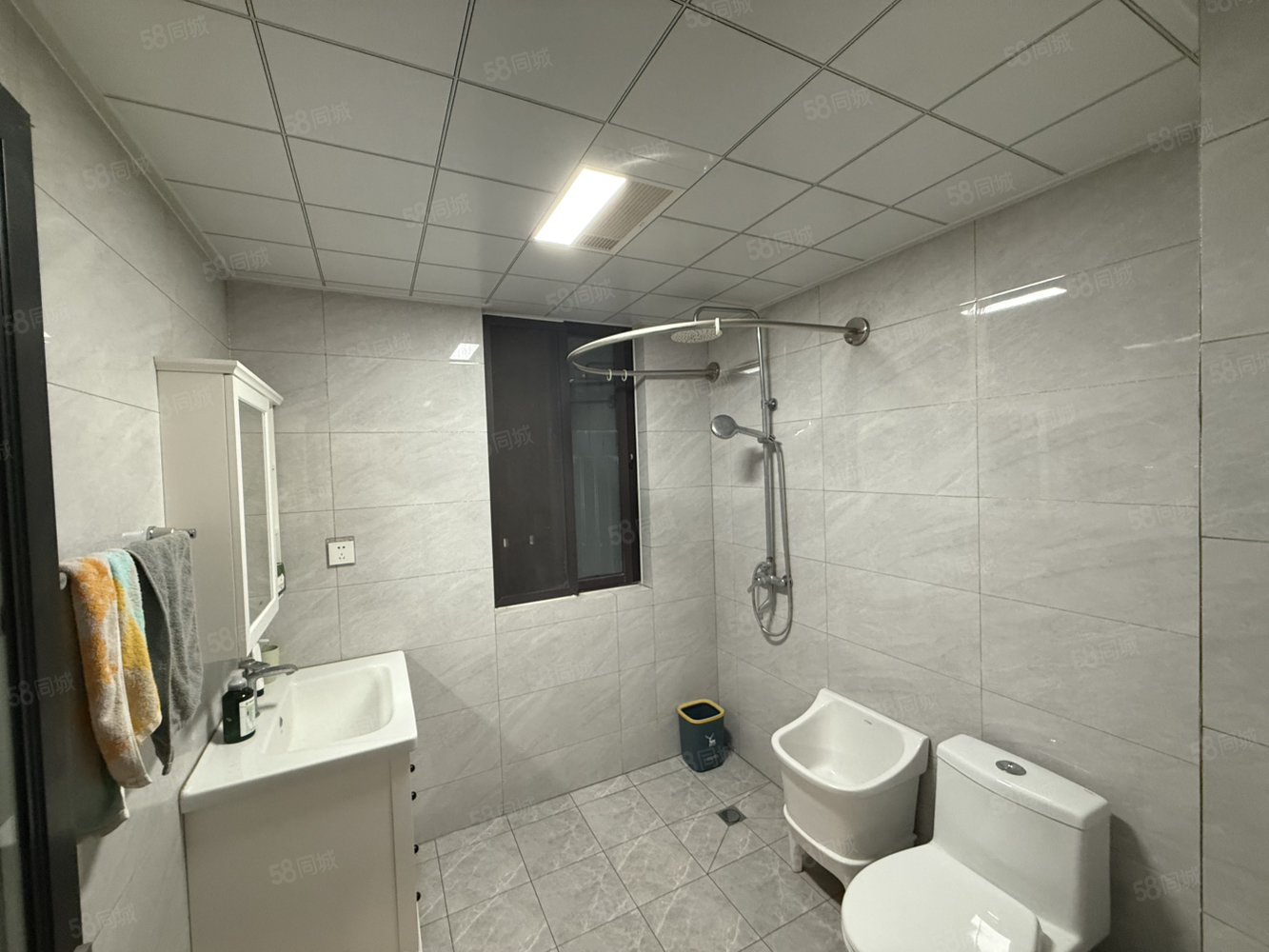 悦湖城3室2厅2卫143㎡南北91万