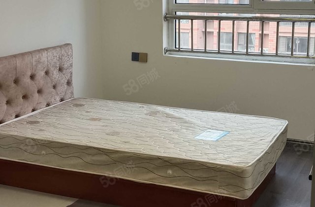 红郡豪庭3室2厅128㎡72万二手房图片