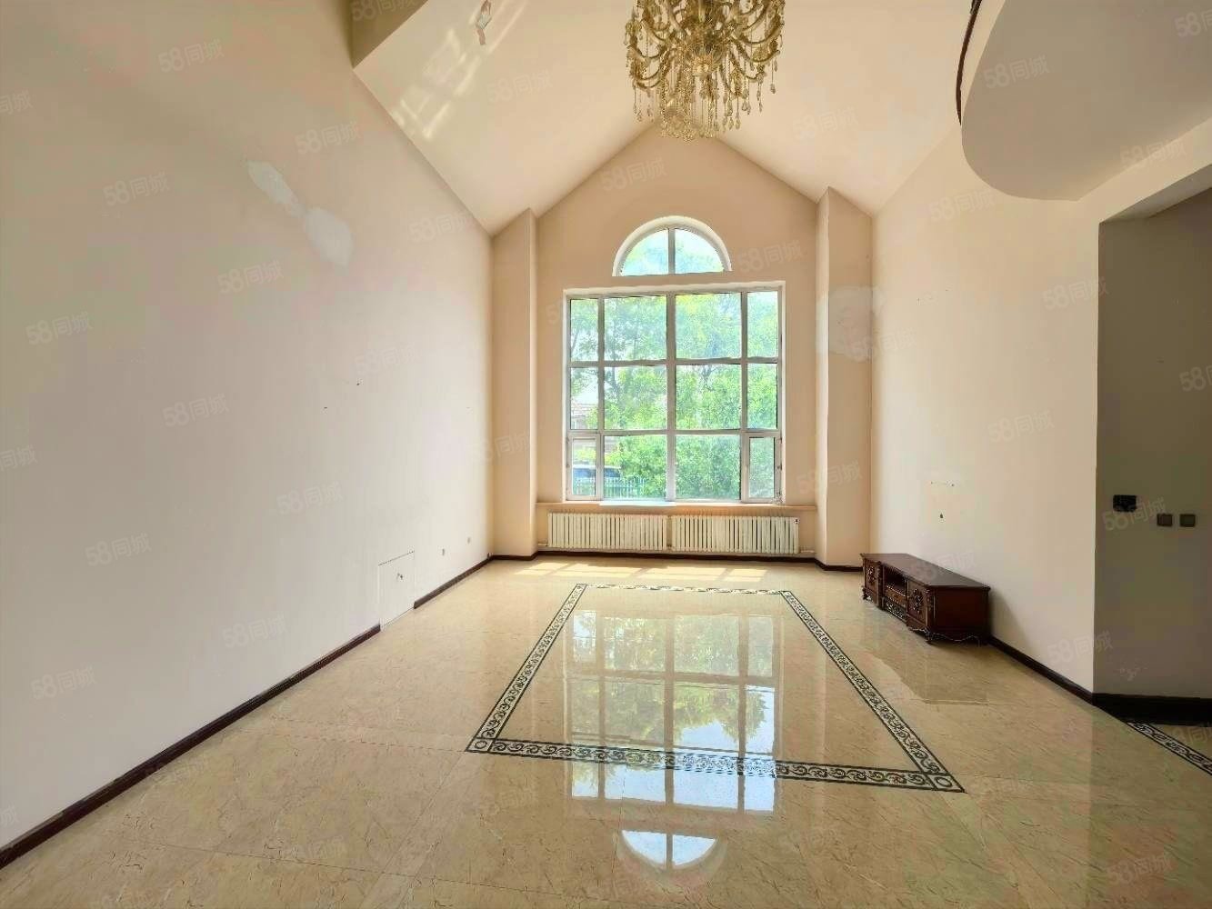 碧水莊園5室2廳5衛(wèi)344㎡南北1700萬