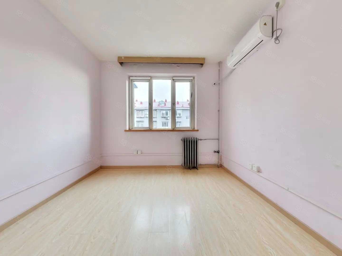 南沙灘和諧小區(qū)1室1廳1衛(wèi)37.33㎡南218萬