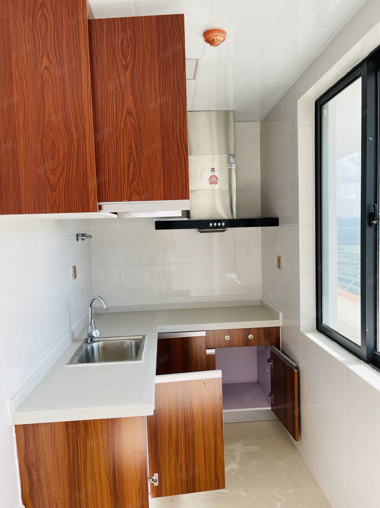 荣德庄园1室0厅1卫32.78㎡南32万