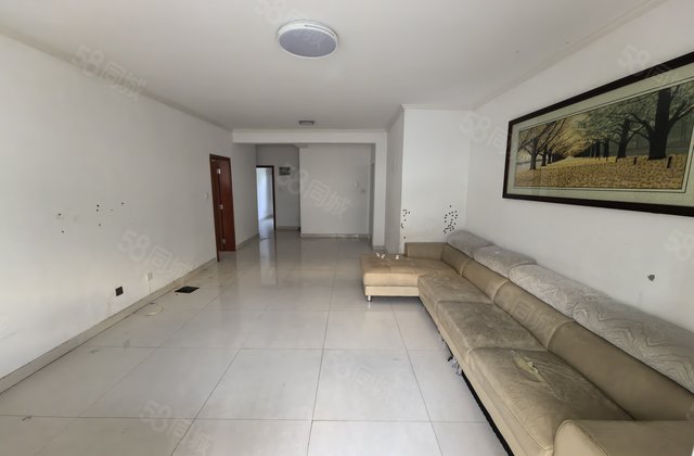 东昌湖畔~名人苑三期~电梯洋房~三室双卫~停车方便