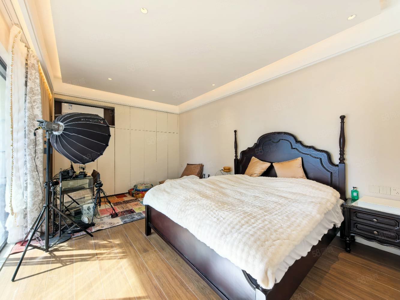 德和领秀广场4室2厅2卫140㎡南北172.8万