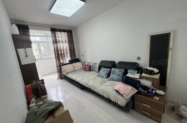 红卫星居住小区3室1厅63.45㎡9万二手房图片