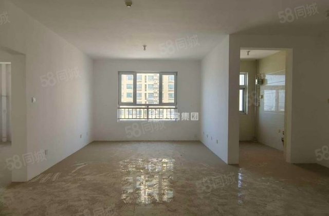 房东着急卖 万达附近 海润公园 新房未住 大三室