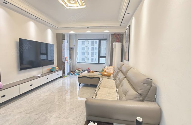 鑫都裕昌莲湖湾 中间楼层采光好 刚需小三居 产权清晰带车位