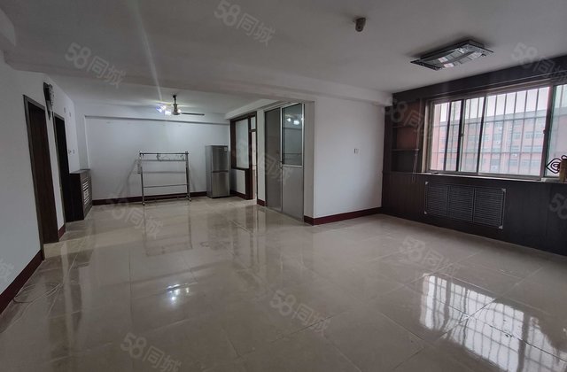 金城小区(北区)3室2厅1卫中层4楼,满五房东直卖价格可议