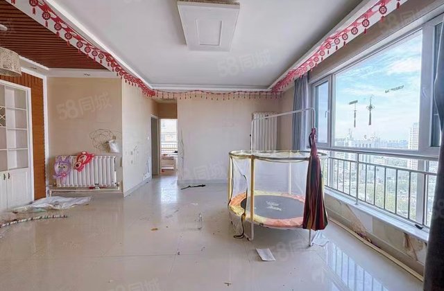 火车站附近金柱绿城，华悦金钻电梯房3室送储，看房方便。