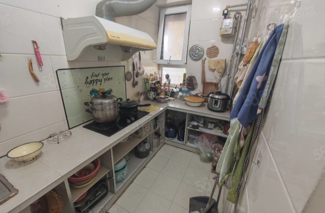 东关国际东区 商业配套成熟 中间好楼层 双卫生间 电梯房