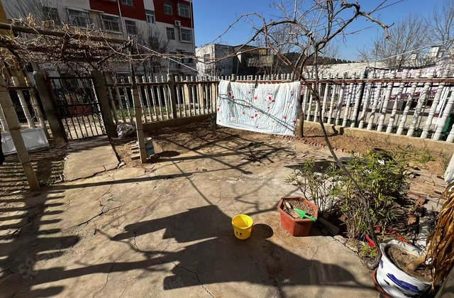 万达附近中华苑北苑一楼带院带车库3室水晶城西邻金柱康城