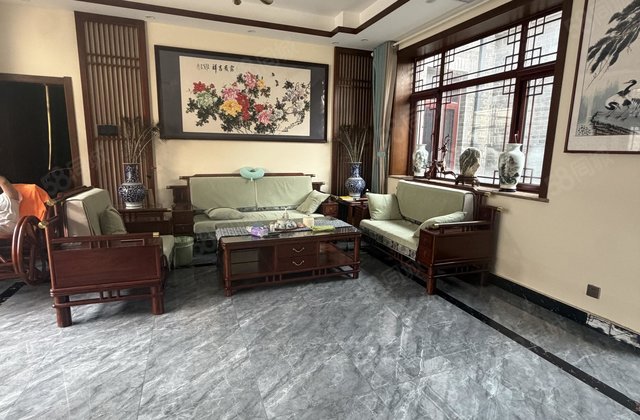 东昌   精装修 拎包入住 带2个车位