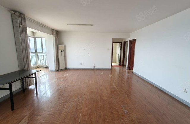 龙湾东门商品房3室2卫  南北通透的 2室朝阳带车位 免大税