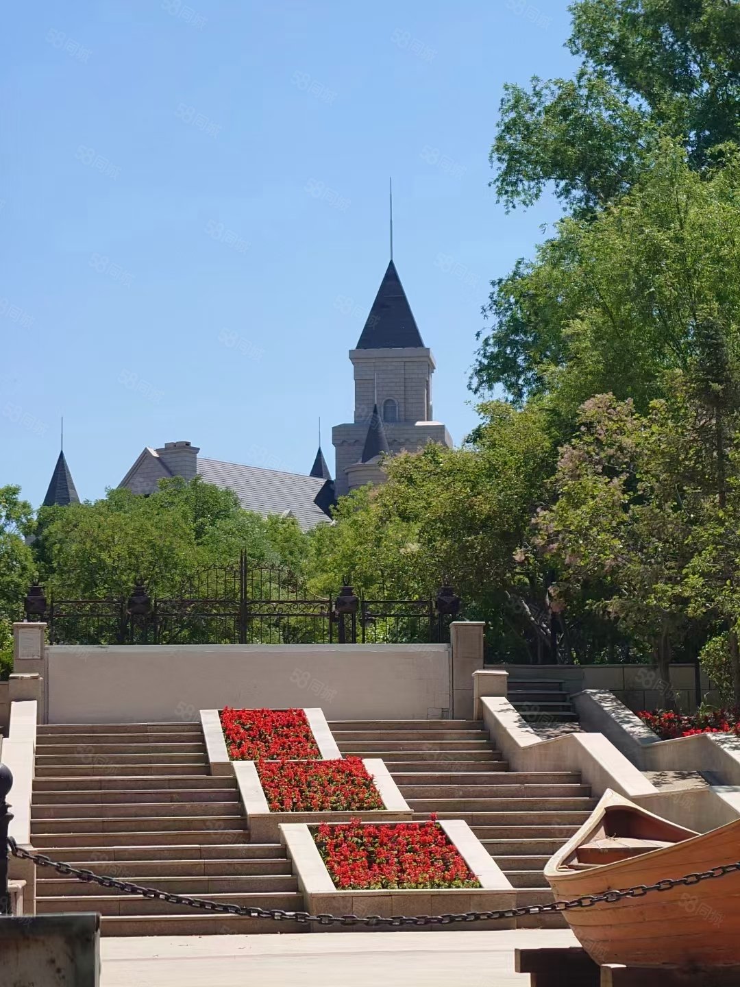 拉斐水岸(别墅)5室2厅4卫246㎡南北380万