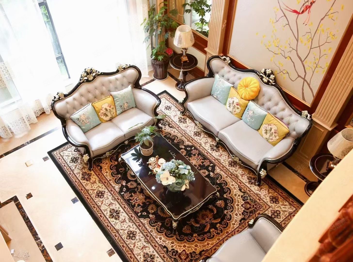 北部新洲莱茵别墅5室2厅3卫260㎡东西198万