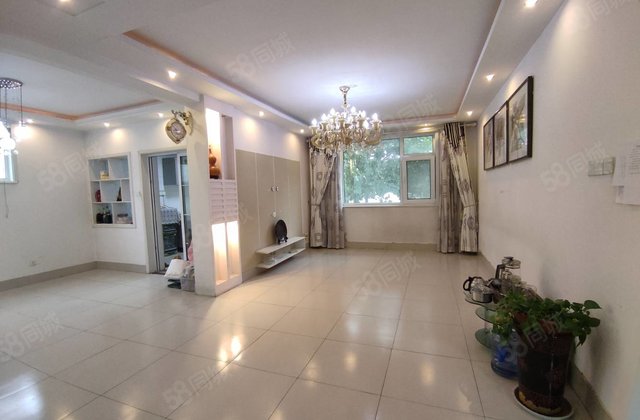 急售一楼带院，文轩本部，老一中，外国语，三室两厅两卫，免大税