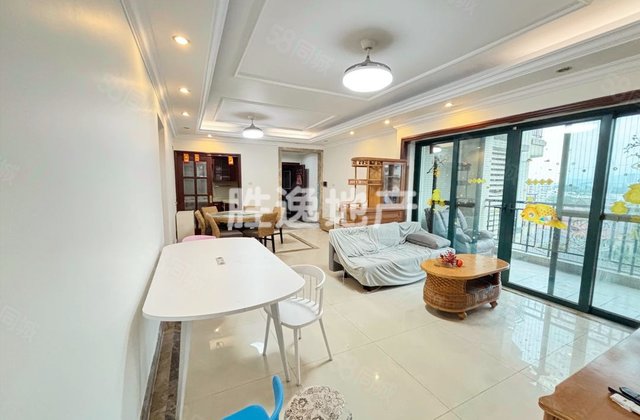 恒大御景半岛4室2厅159.78㎡220万二手房图片