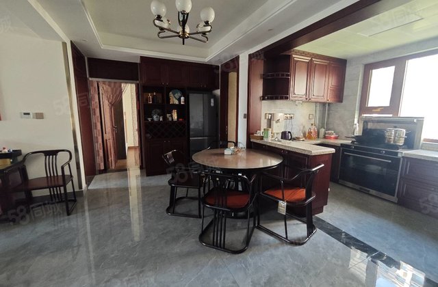 195万东昌东校第二实验 洋房四叶草户型豪华装 带车位储藏室