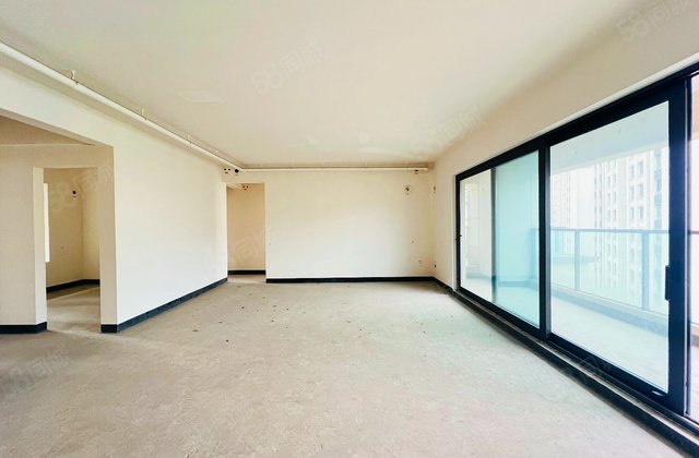 约克郡壹號湖畔4室2厅155.89㎡420万二手房图片