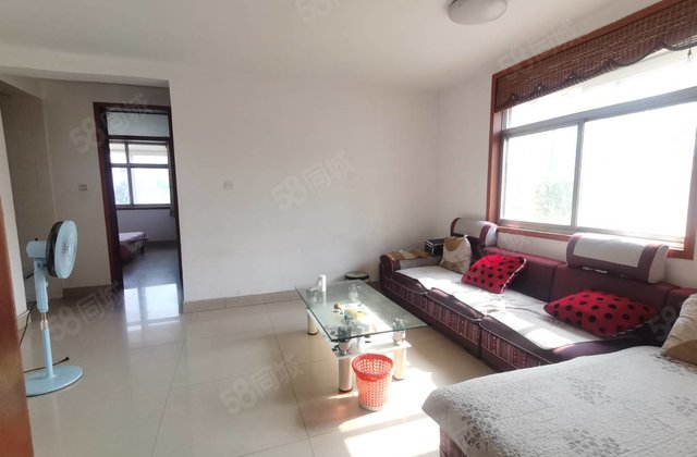 七中附近，三室边户，地暖房，停车方便，送储藏室，亚大怡景花园