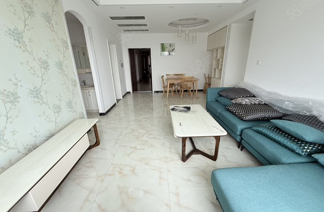 昌润莲城！边户！3室2卫！全明户型！送全屋家具！价格可谈！