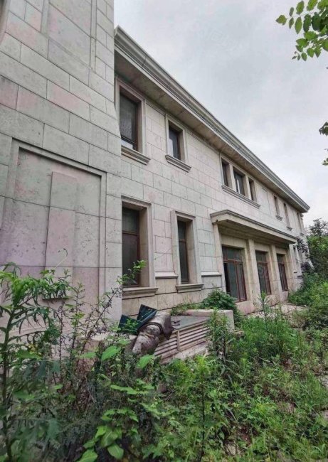 財富公館6室3廳7衛(wèi)1580㎡南北6300萬