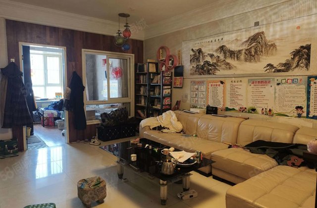 月亮湾B区  中楼层      齐全   购物生活便捷