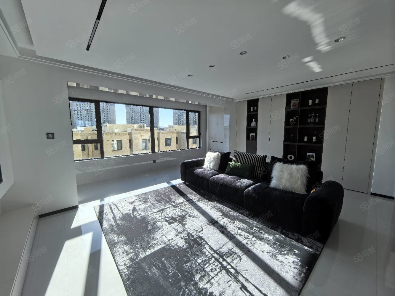 绿地斐勒公馆3室2厅2卫147㎡南北108万