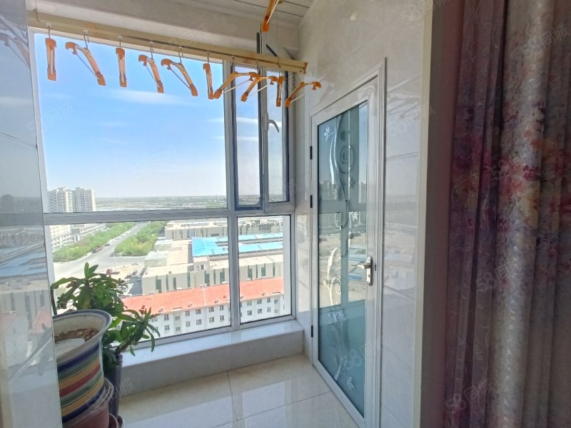 房源信息房源概况罗诗瑶4.9分佣金≤1.