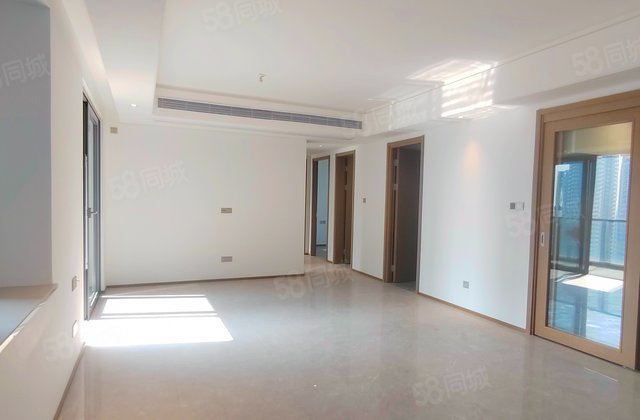 湾区金融城4室2厅118.43㎡245万二手房图片