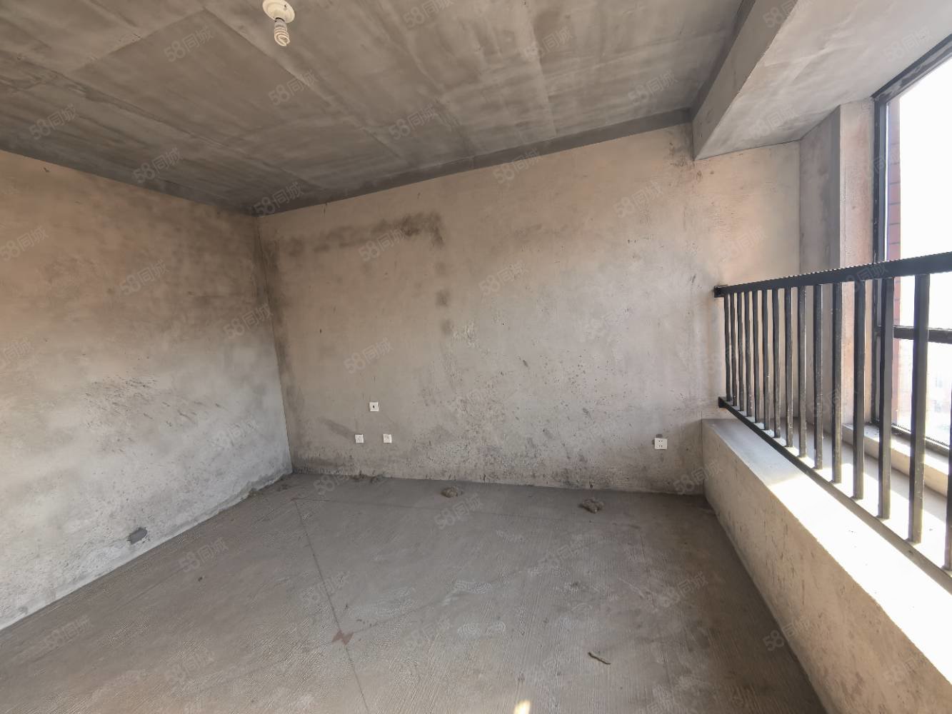 中铁诺德雍景台3室2厅2卫117㎡南北70万