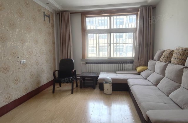 东昌中学北顺  三中附近，三室双卫，双阳台，全天采光停车方便