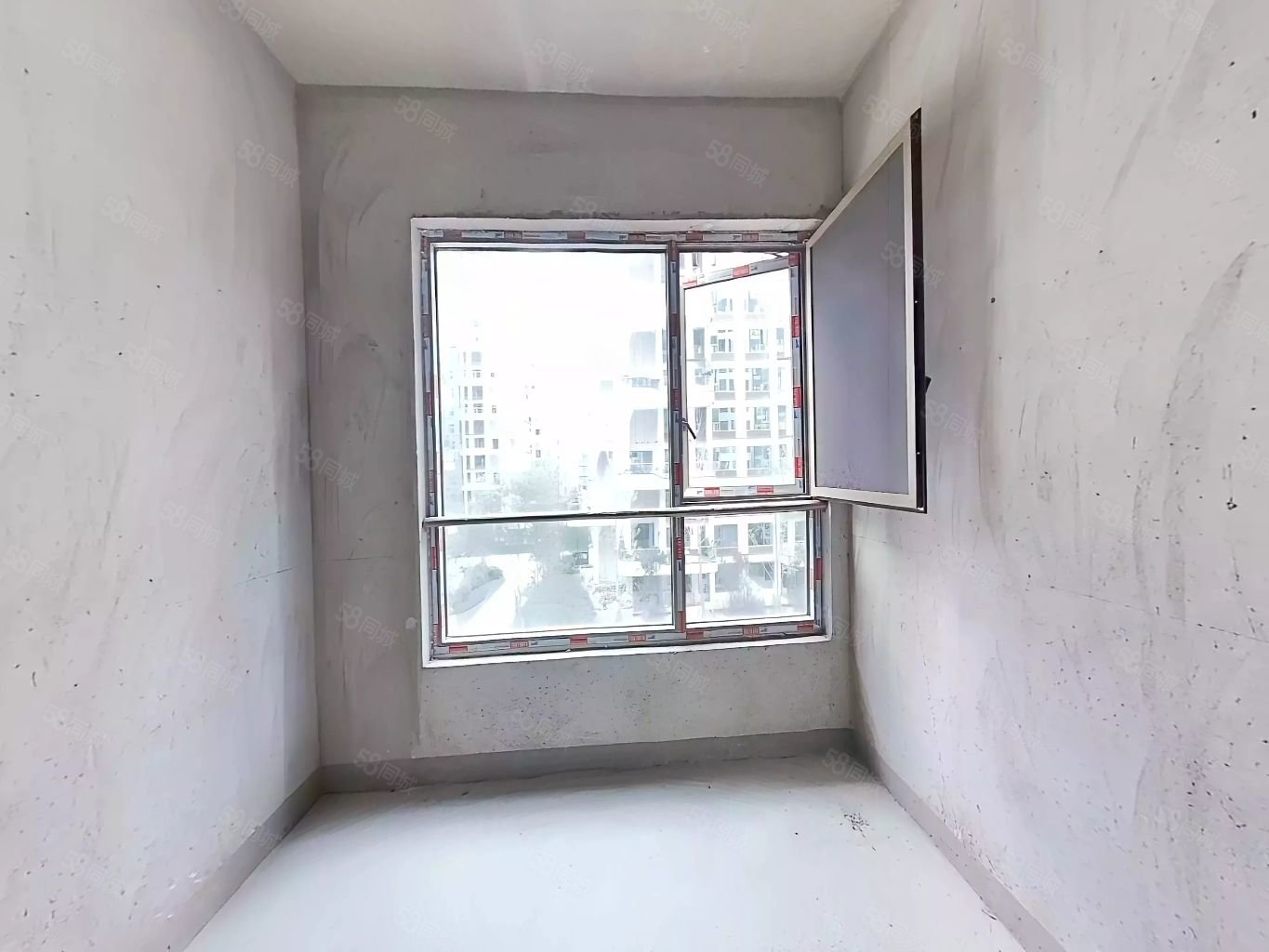 国瑞麓林府4室2厅3卫142㎡南北125万