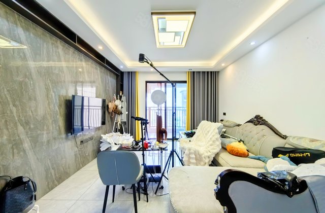 蓝光雍锦半岛3室2厅127㎡147万二手房图片